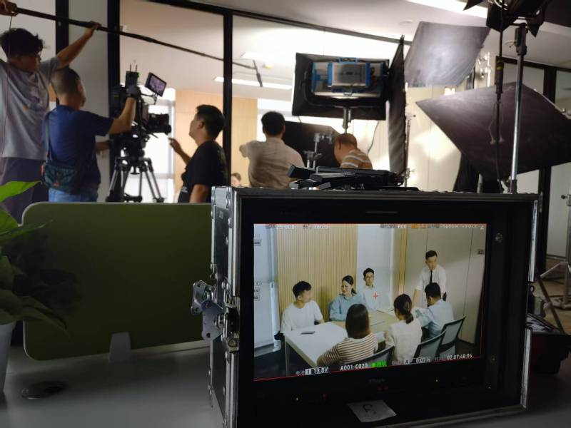 和林格尔县TVC拍摄公司：科技产品视觉化大师，诠释未来感与功能美学
